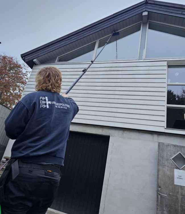 Facadevask med Teleskopstang i højden